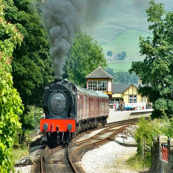 Embsay & Bolton Abbey Steam Railway - Attraction in bolton abbey
