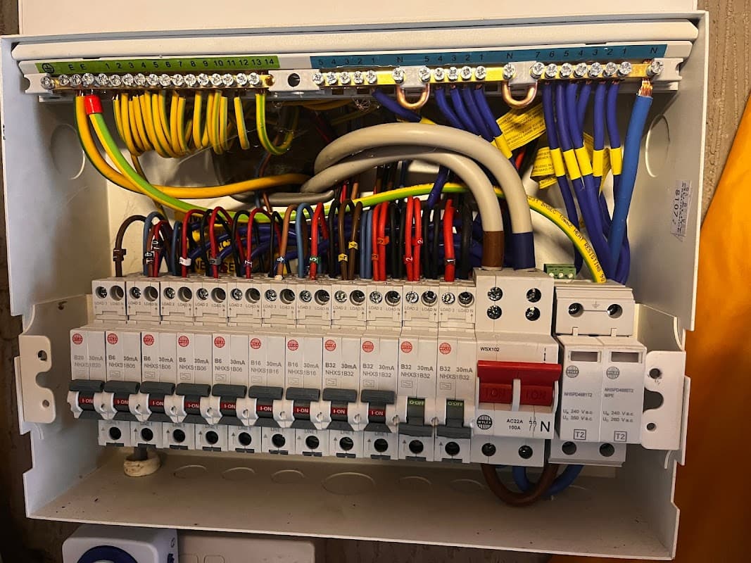 4Core Solutions - Electricians in farsley