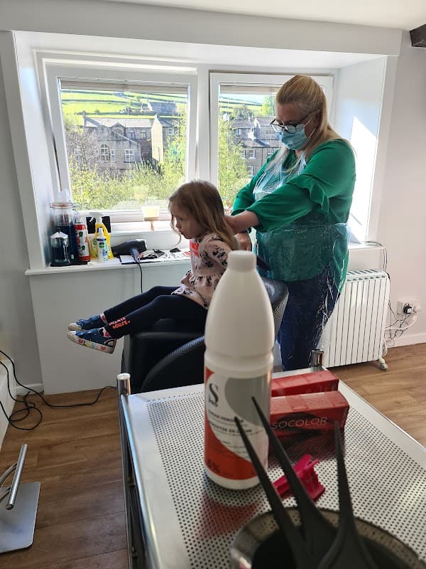 Salon 153 - Hair Salons in holme valley