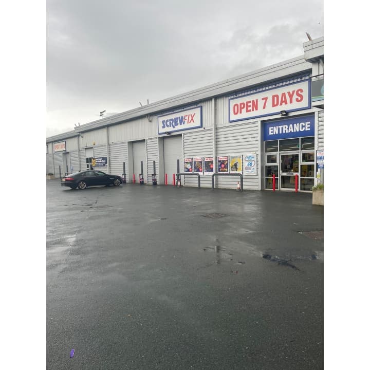 Screwfix Huddersfield - Leeds Road Trade Park - Ironmongers in huddersfield