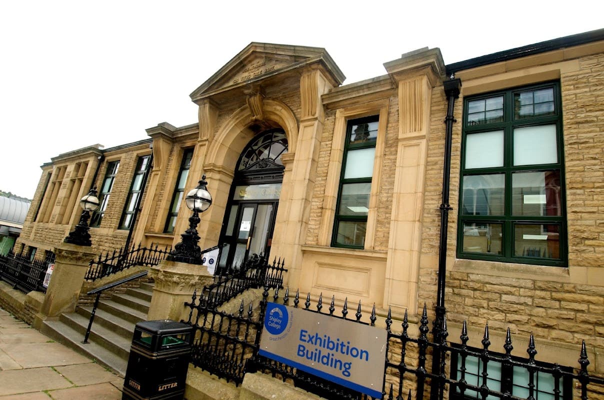 Shipley College Exhibition Building - Colleges in shipley