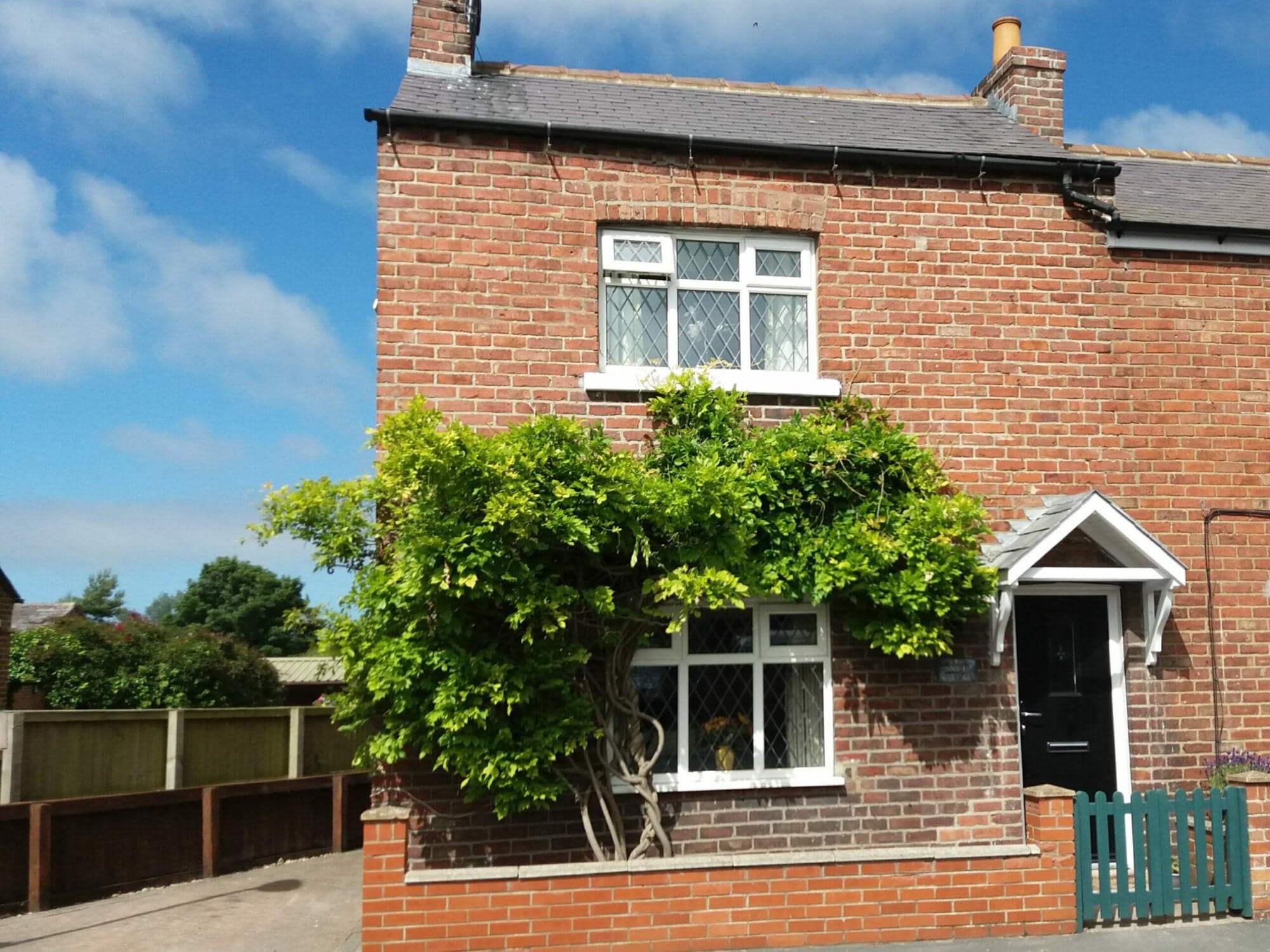 Accommodation at Sunnyside Cottage in muston north yorkshire