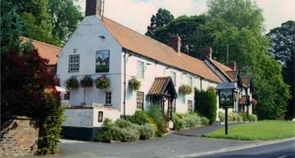 Pub The Altisidora Inn in bishop burton