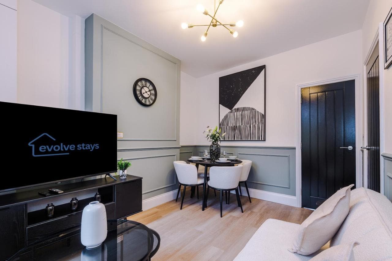 Charming 1Bedroom Apartment on Nunnery Lane, Sleeps 3, Central Location, York, Yorkshire