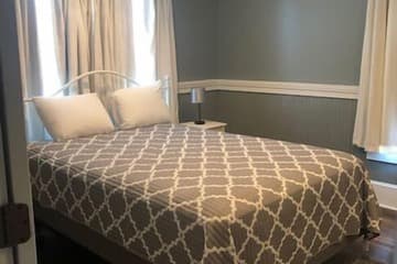 Accommodation at Howards Creek Inn in lf wade international airport