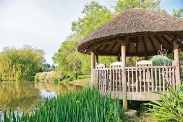 Accommodation at Northlands Farm & Lakes in chichestergoodwood airport