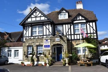 Accommodation at Gatwick Castle B & B in london gatwick airport