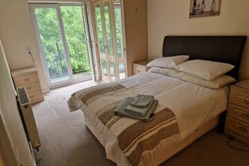Accommodation at 2 Bed Flat - Sleeps 4 - Parking - Wifi in southampton airport