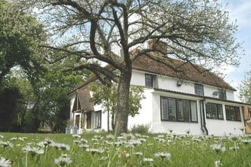 Accommodation at White house in london stansted airport