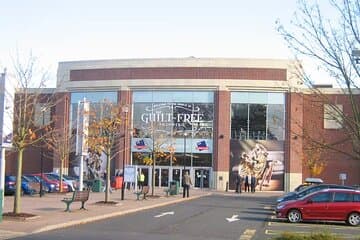 Private Shopping Tour from Leeds Hotels to Designer Outlet York