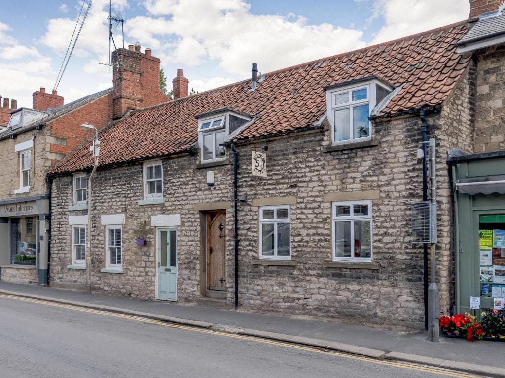 Accommodation at Platform 5 & 3/4, Pickering in pickering