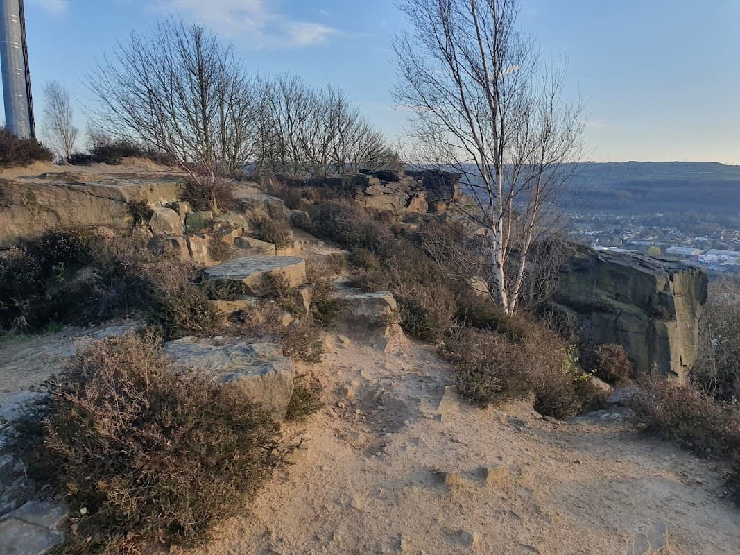 Gilstead Crag - Attraction in bingley