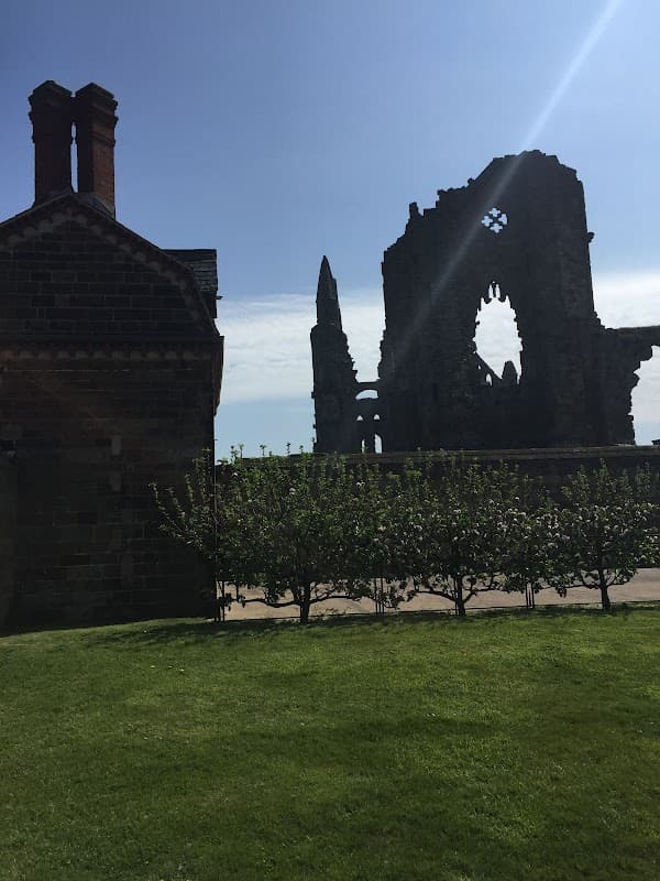 Happy Days Guest House - Guest House in bridlington
