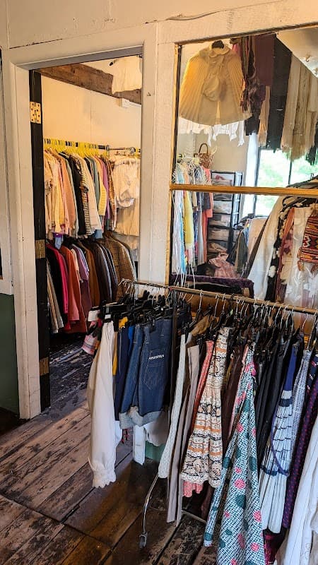 Decades Vintage - Second Hand Shops in hebden bridge