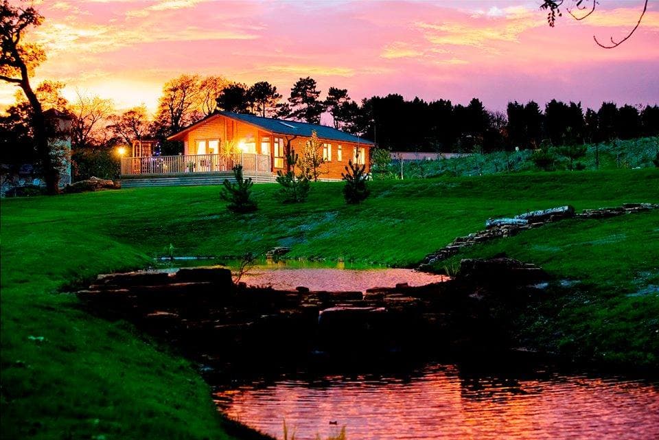 Raywell Hall Country Lodges - Lodge in skidby