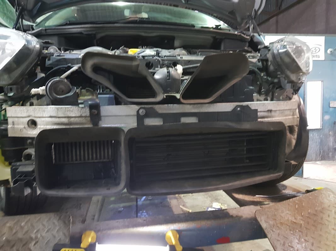 cartech auto repairs and refinishing - Garages in redcar