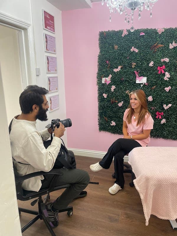 Seventeen Lashes and Brows - Beauty Salons in redcar