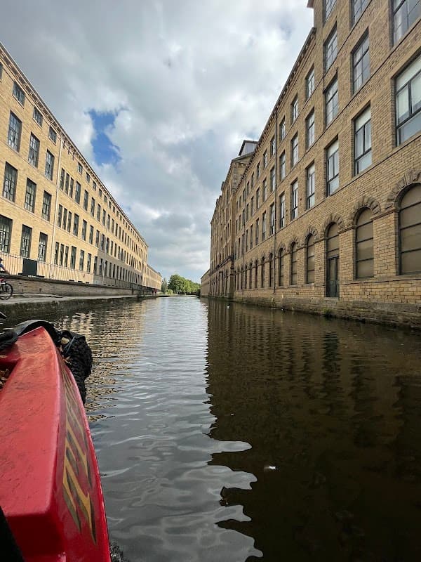 Saltaire Trip Boat - Attraction in saltaire