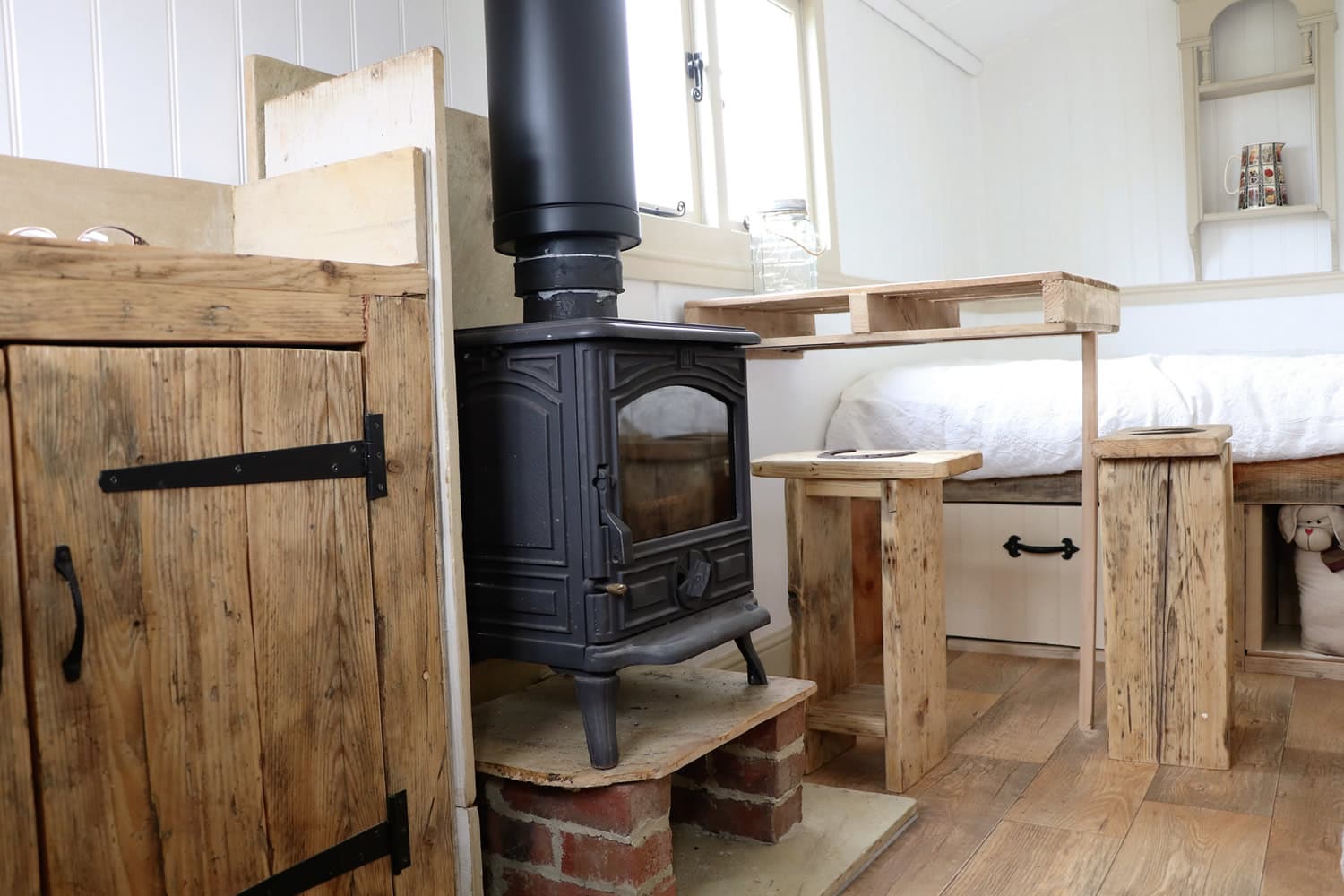 Shepherds Huts - Meadowbeck Holiday Cottages