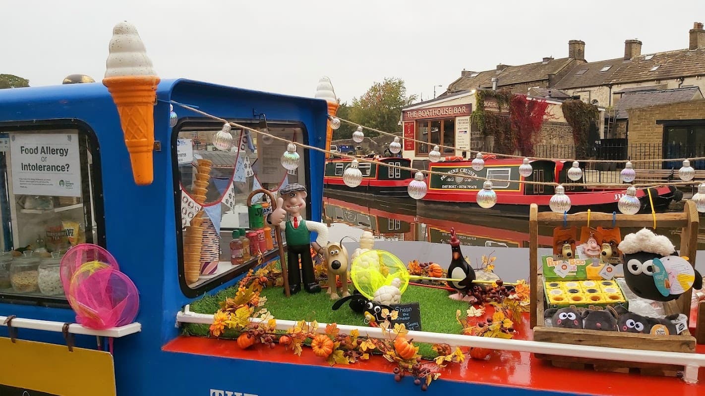 The Ice Cream Tug Boat - Ice Cream Shops in skipton