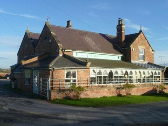 Cafe The Corner Cupboard in birdforth