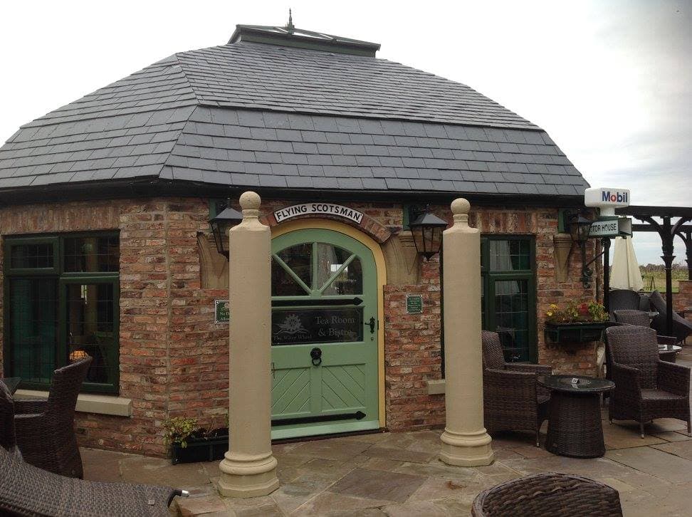 Cafe The Waterwheel Tearoom in howden