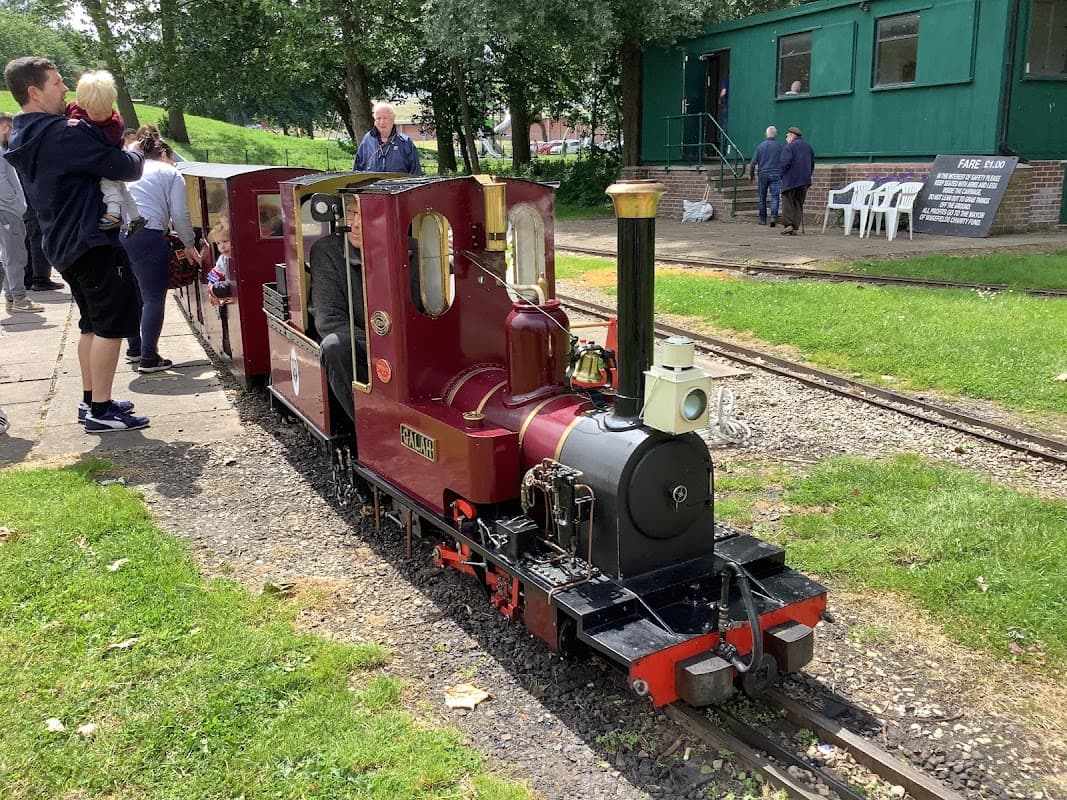 Thornes Park Miniature Railway - Attraction in wakefield